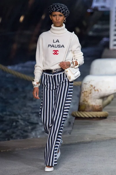 Look 3